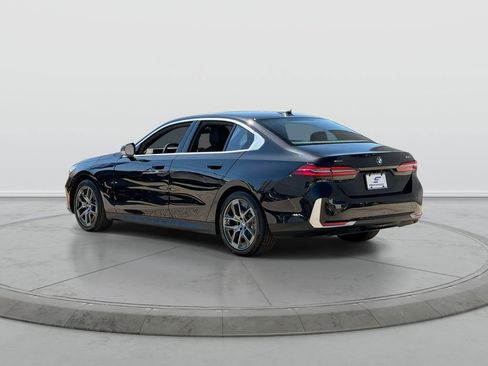 Used 2026 BMW 530i xDrive AWD/4WD image 5
