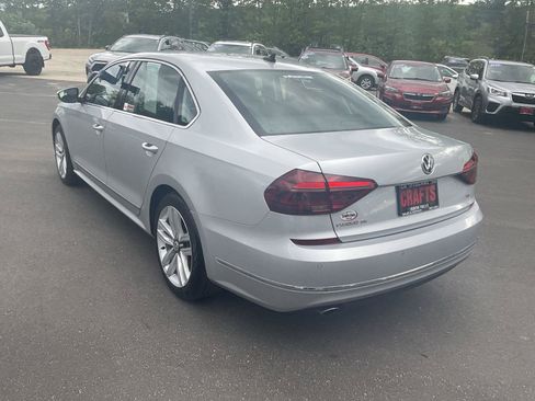 Used 2017 Volkswagen Passat 1.8T SE FWD image 3