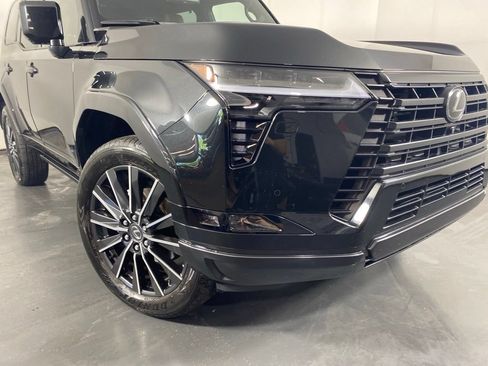 Used 2026 Lexus GX 550 w/ Accessory Package (2T) AWD/4WD image 3