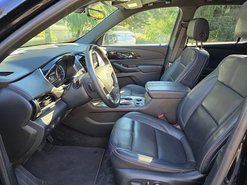Used 2023 Chevrolet Traverse RS AWD/4WD image 8