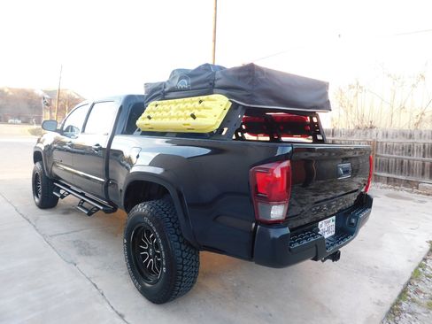 Used 2021 Toyota Tacoma SR5 image 7