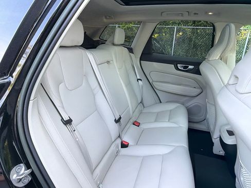 Certified 2023 Volvo XC60 B5 Core w/ Climate Package AWD/4WD image 56