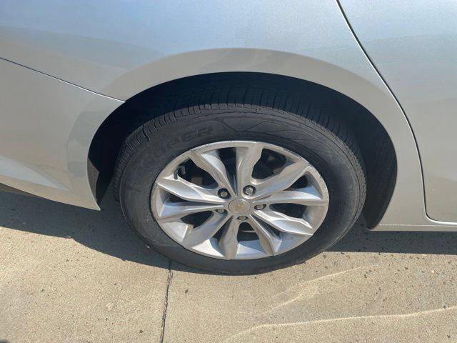 Used 2020 Chevrolet Malibu LT w/ Fleet LT Safety Plus Package FWD image 4