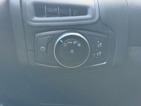 Used 2018 Ford Focus SE FWD image 17