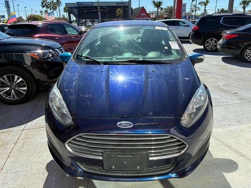 Used 2016 Ford Fiesta SE image 2