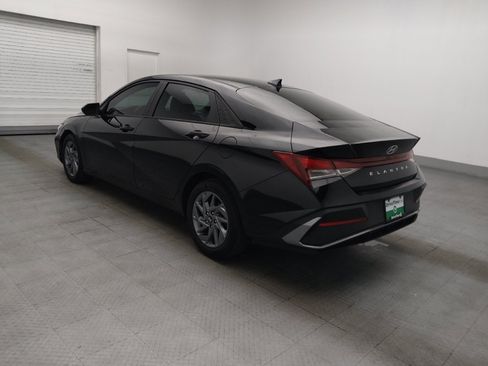 Used 2024 Hyundai Elantra SEL FWD image 3