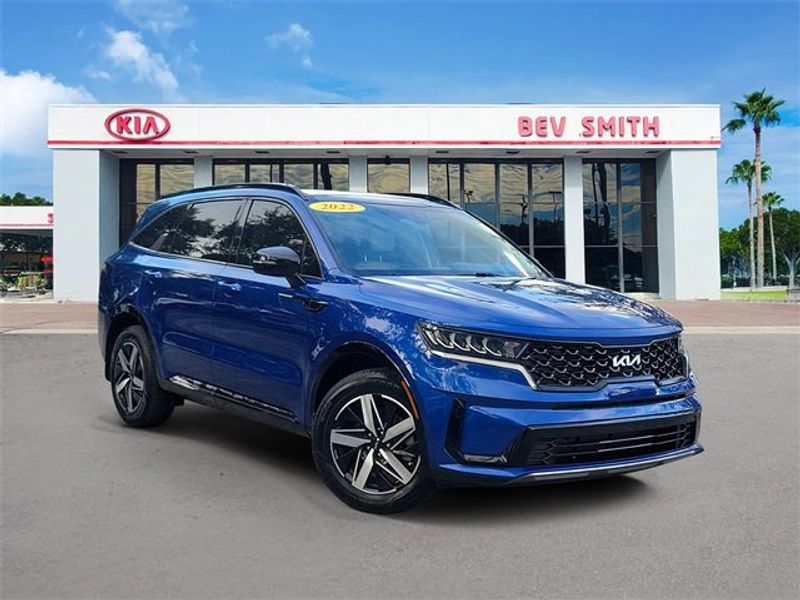 Certified 2022 Kia Sorento S w/ Panoramic Sunroof Package image 1