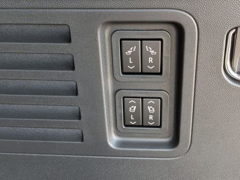 New 2026 Chevrolet Traverse High Country image 36