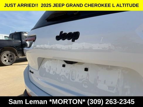 New 2025 Jeep Grand Cherokee L Altitude image 8