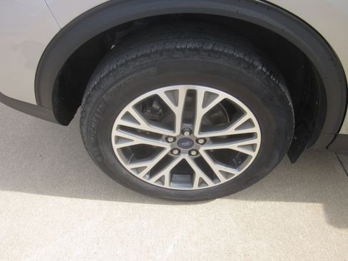 Used 2022 Ford Escape SEL AWD/4WD image 7