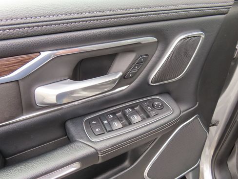 Used 2020 RAM 1500 Laramie AWD/4WD image 15