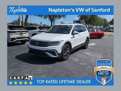 Used 2022 Volkswagen Tiguan SE w/ Panoramic Sunroof Package