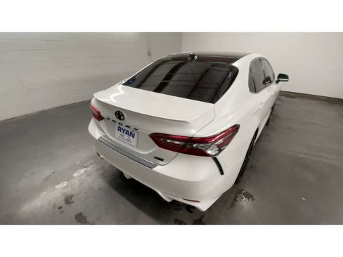 Used 2023 Toyota Camry XSE image 8