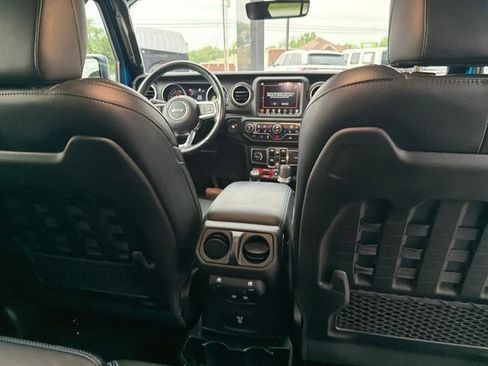 Used 2022 Jeep Wrangler Unlimited Rubicon 4xe w/ Cold Weather Group AWD/4WD image 32