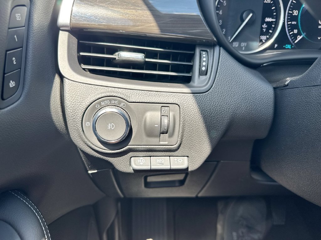Used 2020 Buick Envision Premium AWD/4WD image 18