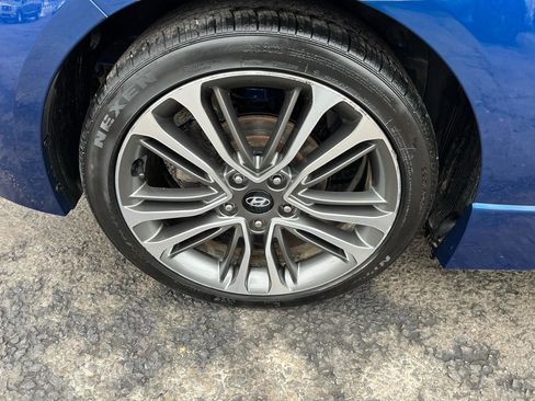 Used 2016 Hyundai Veloster Turbo image 13