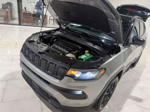 Used 2022 Jeep Compass Latitude w/ Sun and Sound Group FWD image 5