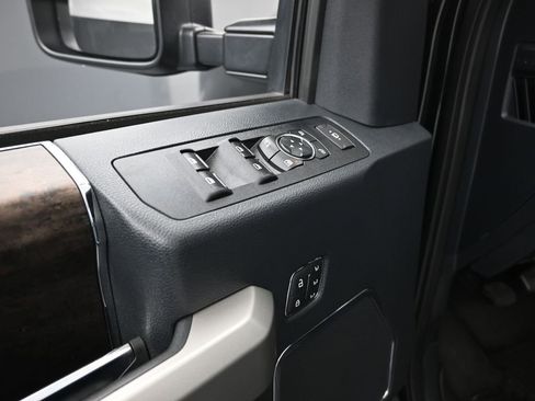 Certified 2022 Ford F250 Lariat w/ Lariat Ultimate Package image 11