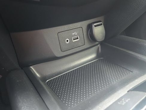 Used 2018 Nissan Rogue SV w/ Premium Package FWD image 25