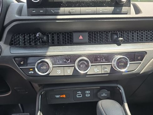 Used 2023 Honda CR-V EX image 16