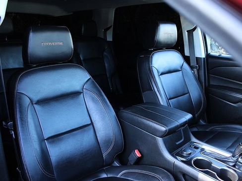 Used 2020 Chevrolet Traverse RS FWD image 23