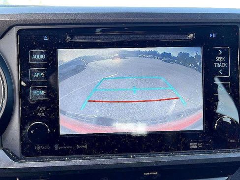 Used 2019 Toyota Tacoma TRD Off-Road image 16