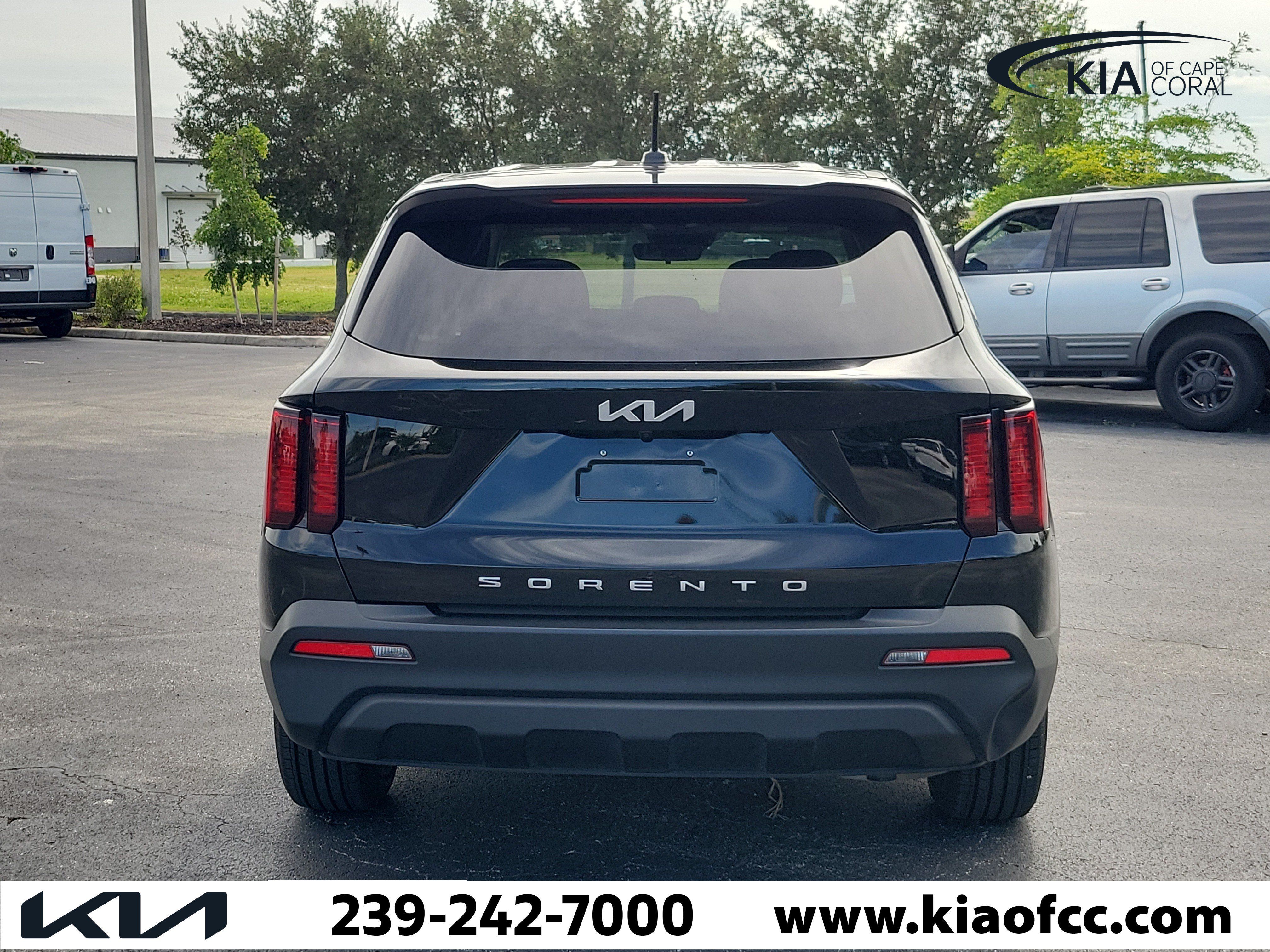 Used 2022 Kia Sorento LX FWD image 5