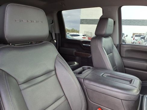 Used 2022 GMC Sierra 2500 Denali w/ Technology Package image 12