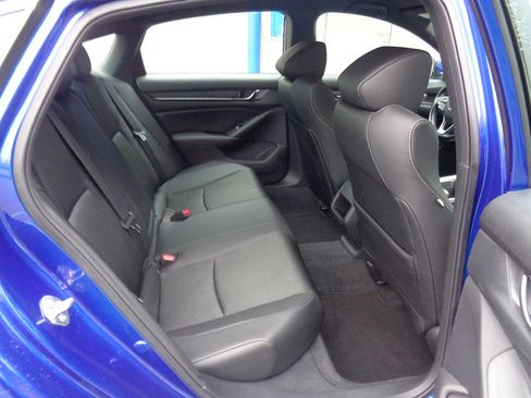 Used 2020 Honda Accord Sport image 9