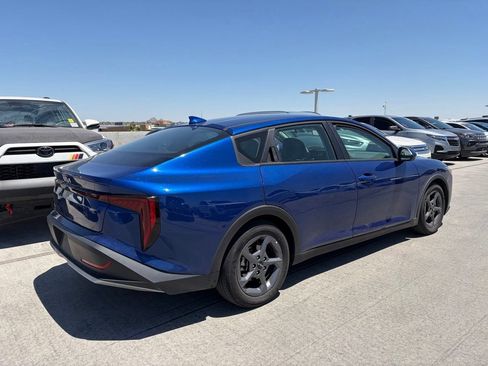 Used 2025 Kia K4 FWD image 2