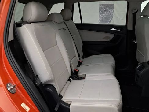 Used 2018 Volkswagen Tiguan SEL w/ 3rd Row Seat Package AWD/4WD image 22