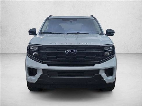 Used 2025 Ford Expedition Active image 2