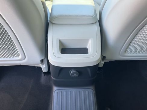 Certified 2025 Volvo XC60 T8 Core image 35