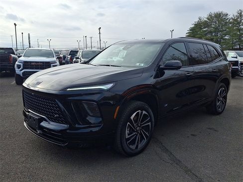 Used 2025 Buick Enclave Sport Touring image 3