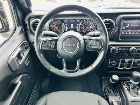 Used 2020 Jeep Gladiator Sport w/ Quick Order Package 24S AWD/4WD image 10