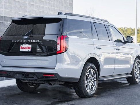 Used 2025 Ford Expedition Active image 7