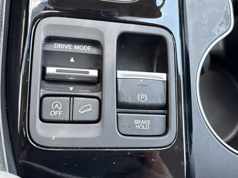 Used 2025 Honda Pilot EX-L image 38