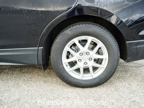 Used 2023 Chevrolet Equinox LS image 6