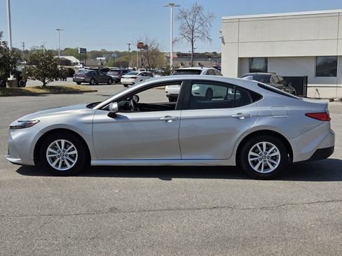 Used 2025 Toyota Camry LE FWD image 2