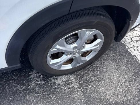 Used 2024 Honda HR-V LX image 9