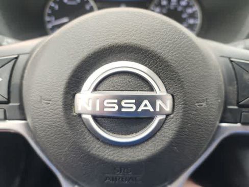 Used 2025 Nissan Sentra SR FWD image 28