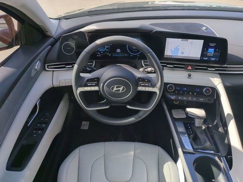 New 2026 Hyundai Elantra Limited image 17