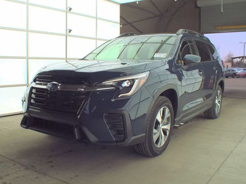 Used 2025 Subaru Ascent Premium image 2