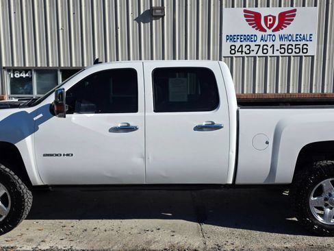Used 2014 Chevrolet Silverado 2500 LTZ w/ LTZ Plus Package AWD/4WD image 3