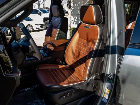 Used 2026 GMC Sierra 3500 Denali Ultimate image 29