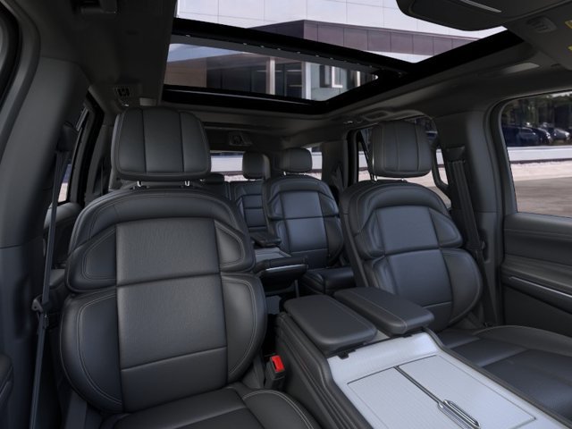 New 2026 Lincoln Navigator Reserve w/ Jet Appearance Package AWD/4WD image 10