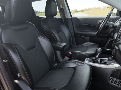 Used 2019 Jeep Compass Latitude w/ Cold Weather Group image 30