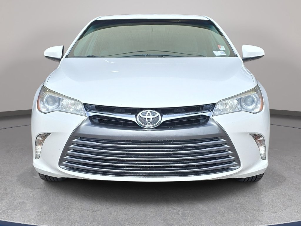 Used 2017 Toyota Camry LE FWD image 3