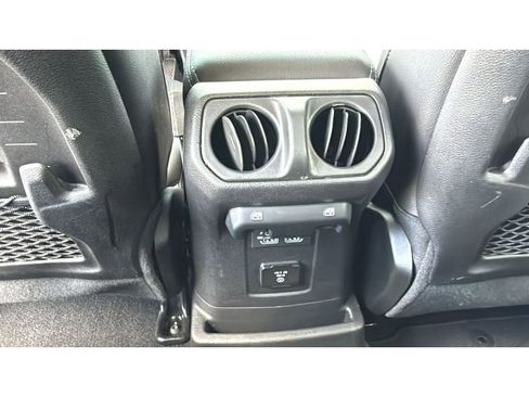 Used 2022 Jeep Wrangler Unlimited Rubicon 4xe AWD/4WD image 31