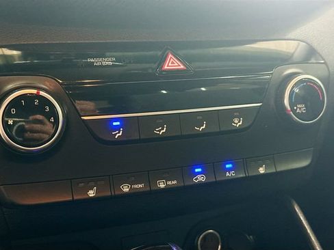Used 2020 Hyundai Tucson Value FWD image 16